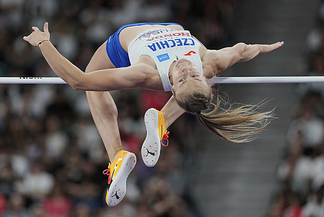 Atletika ONLINE: Rekord Kratochvílové překonán, Hrubá skončila dvanáctá