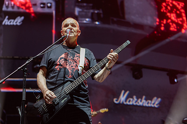 Tvrdé kytary, tah na branku a noha na plynu až do konce, láká Elán na nový singl