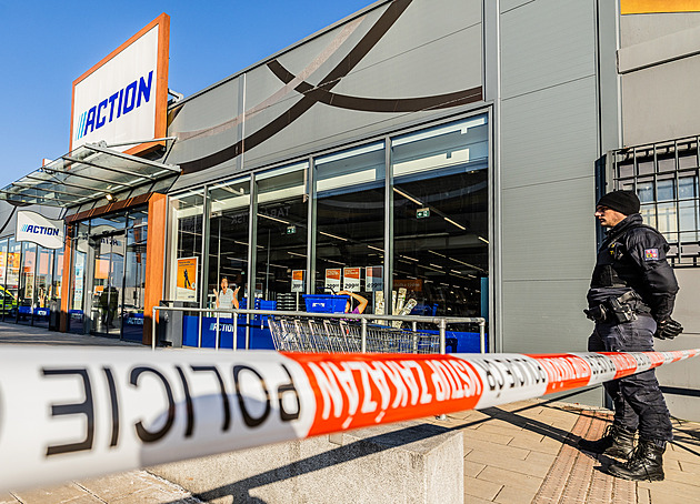 Za vraždu dvou prodavaček v Hradci půjde mladistvý před soud v půlce října