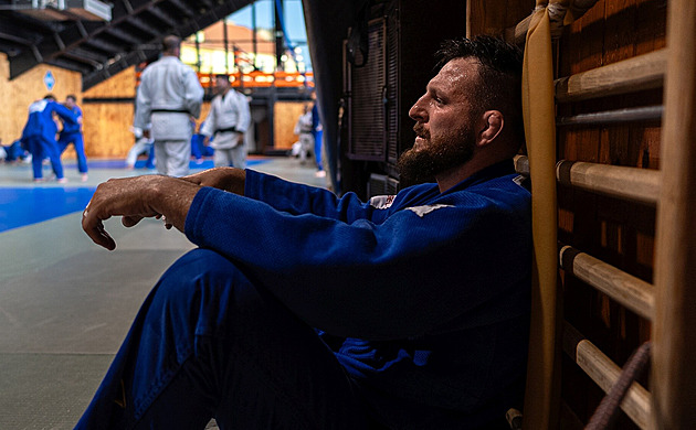 RECENZE: Více zralosti než smutku. Hlavní oporou filmu o Krpálkovi je Krpálek sám