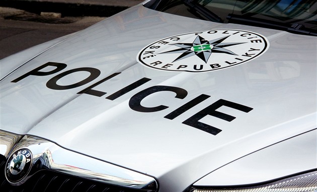 Mladou ženu v Plzni někdo blízký postřelil, policie už mluvila s podezřelým