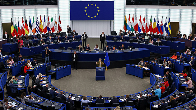 Konečná s Turkem při úspěchu ve volbách a konci v europarlamentu přijdou o stovky tisíc měsíčně