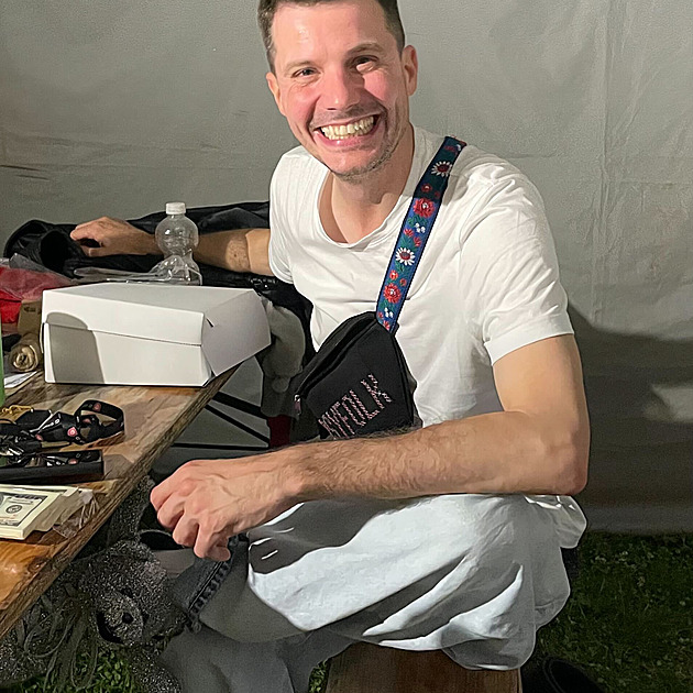 Nadávky typu pytložvejk a ptákomlask mě nerozhodí, říká nejdrzejší číšník Česka