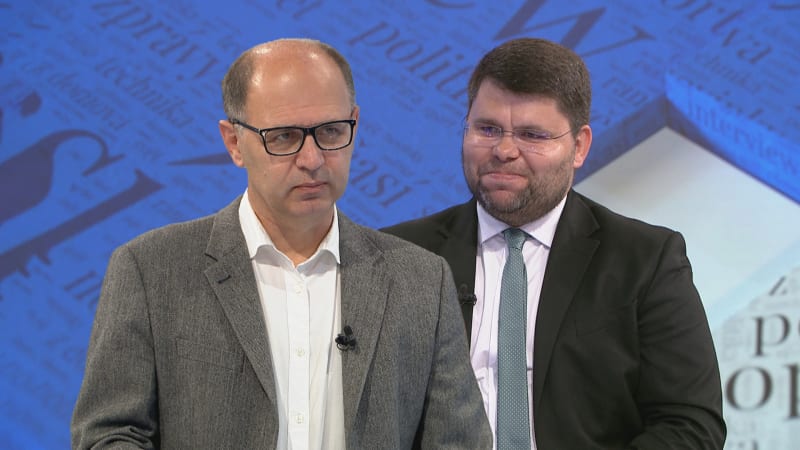 Turkova kauza ohrožuje rodící se vládu jako celek, hodnotí politologové