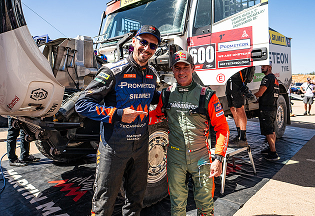 Macík pokračuje v přípravě na Dakar. Jeho kamion otestoval i legendární Loeb