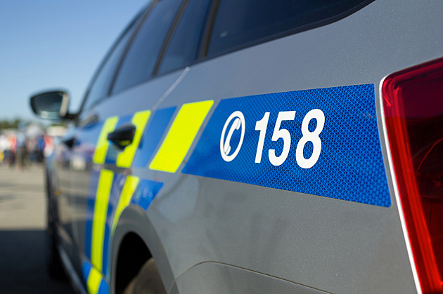 V kamenolomu vybuchl střelný prach, vážně zraněný střelmistr byl pod vlivem drog