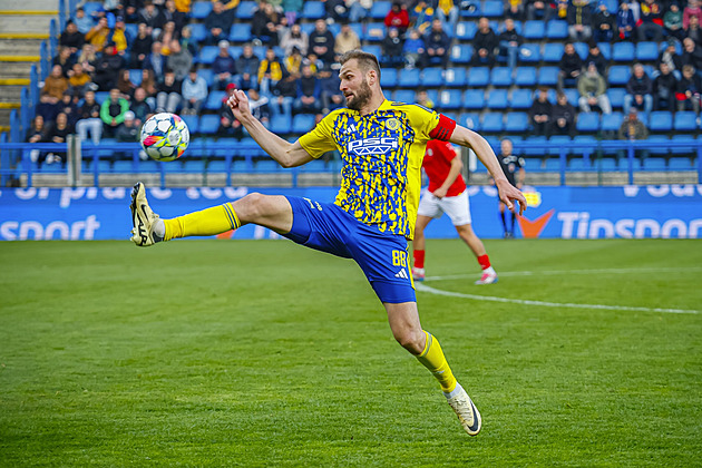 ONLINE: Zlín - Pardubice, hosté se zvedají, teď je čeká rozjetý nováček