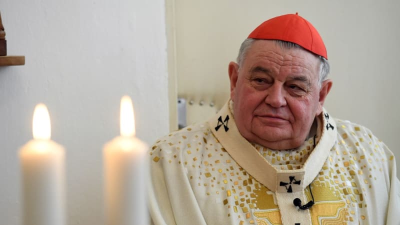 Lidé se rozloučí s kardinálem Dukou. Říci poslední sbohem mu mohou v kostele Všech svatých