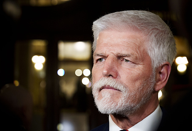 Pavel má slušné šance obhájit mandát, ukázal průzkum. Lidé by si přáli i Ebena