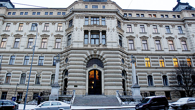 Afričana vzali na univerzitu, vízum nemá. Znalostní test k oboru na úřadě nezvládl