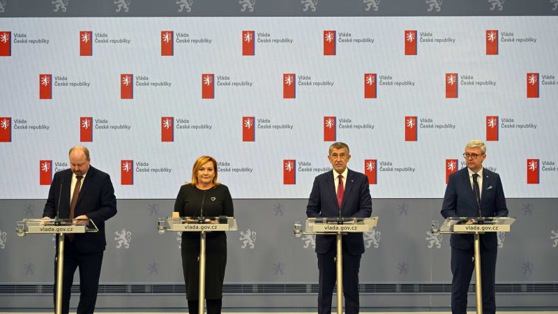 Diletantský hazard, pálí odbory do nové vlády. Vadí jim zeštíhlení státní správy dle normy