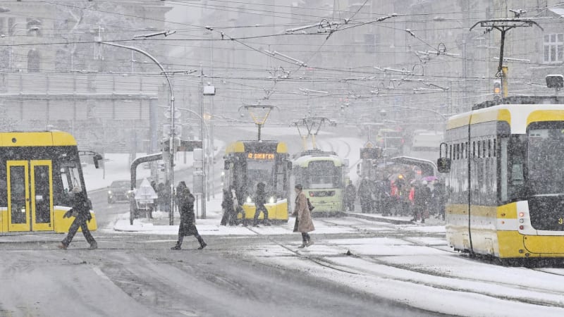 Sníh už brzy zasype Česko, blíží se frontální systém. MAPA ukazuje, kde bude chumelit nejvíc