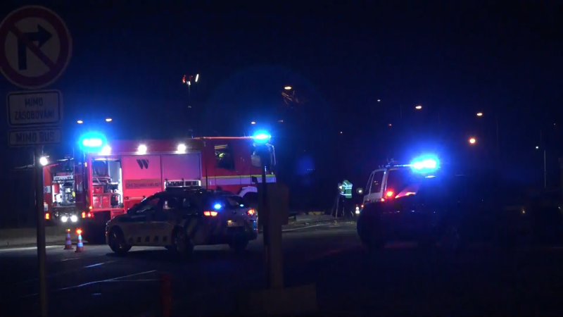 Čelní srážka aut na Třebíčsku: Zranění podle policie utrpěli čtyři lidé