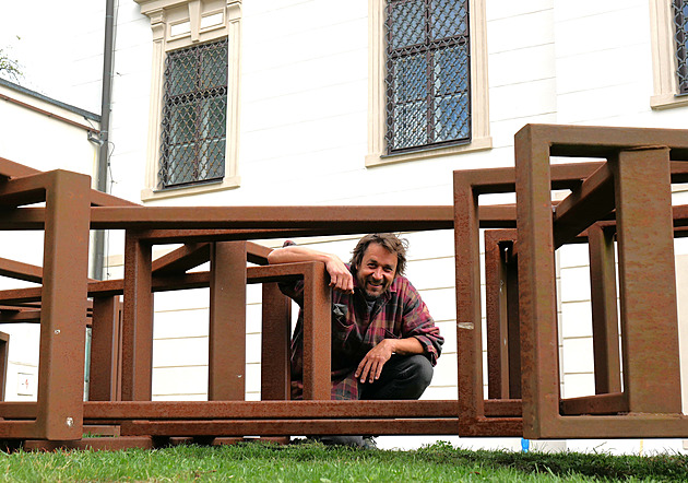 Stěhování soch je vždy stresík, směje se umělec a bývalý trenér Adamczykové