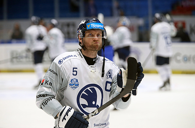 Jeřábek po vyřazení: Je to na prd. Trestat by se mělo po jednoznačných faulech