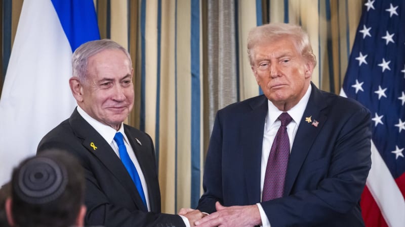 Jak Trump zatáhl USA do války? Netanjahu ho přesvědčil důmyslným trikem, popisuje vlivný list