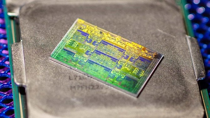 Procesor s integrovaným GPU, na němž opravdu půjde hrát. Intel plánuje desktopové APU s výkonnou grafikou
