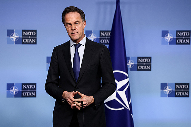 Rutte probere s Babišem summit NATO i české závazky. Dorazí zítra