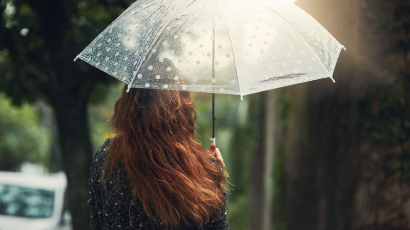 Příjemné teploty nad 20 stupňů zchladí studená sprcha. MAPA ukazuje množství srážek