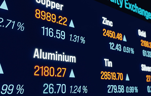 Od aut až po plechovky. Jak válka s Íránem ovlivňuje světové dodávky hliníku