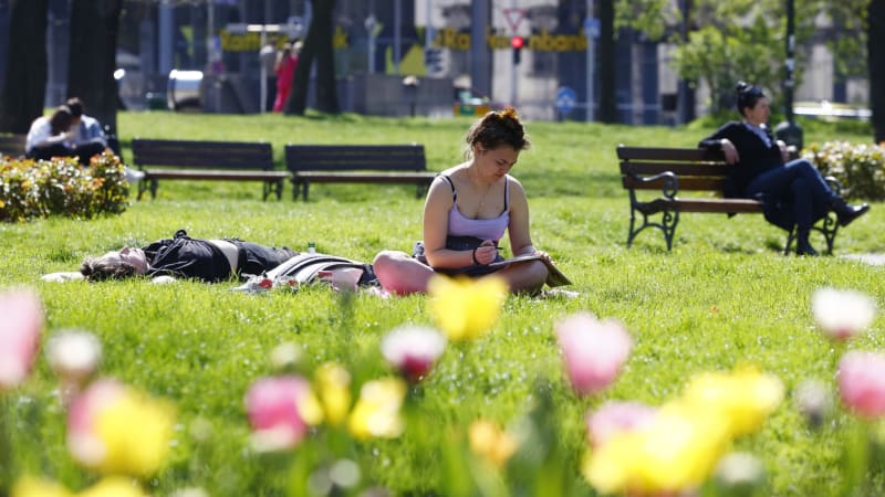 Čekají nás slunečné dny, ale mrazivá rána. RADAR ukazuje, jak bude na čarodějnice