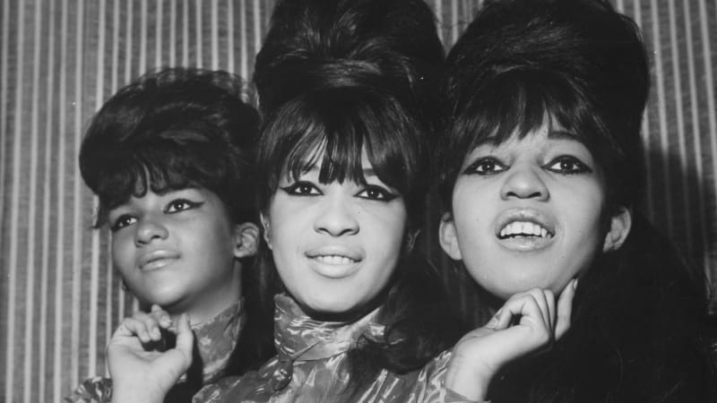 Definitivní sbohem The Ronettes. Zemřela poslední členka slavného tria, doprovázela i Beatles