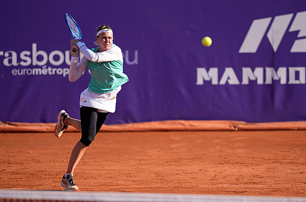Roland Garros ONLINE: Bouzková hladce postupuje, chystají se Krejčíková či Menšík