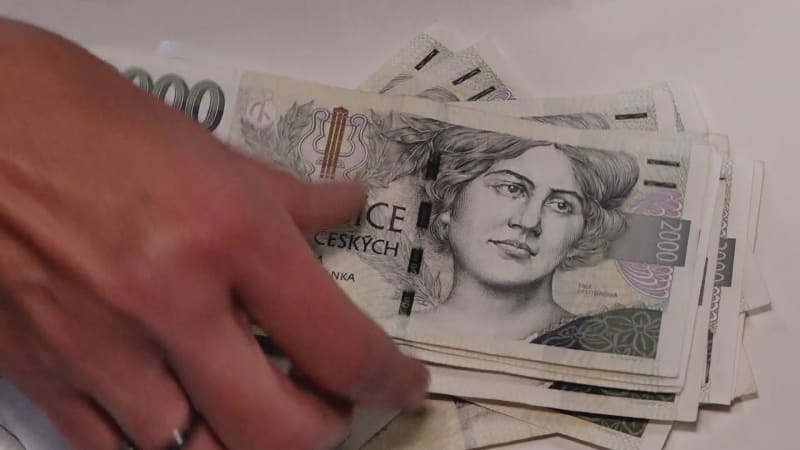 Nový trik kyberpodvodníků v Česku: Ponižují své oběti a kromě peněz z nich mámí nahé fotky
