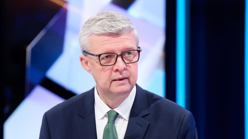Euro z Česka šampiona neudělá, tvrdí Havlíček. Jeho přijetí podle něj rozhodně není na stole
