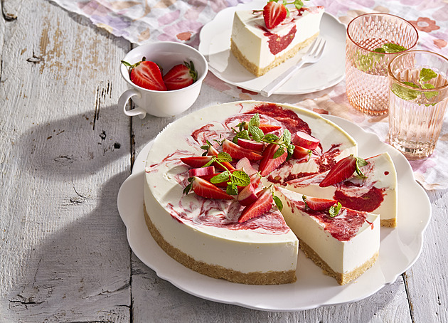 Víkendové pečení se SweetBurg: Zachraňte se před horkem nepečeným cheesecakem