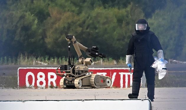 U letiště v Lipsku našli další dron a výbušninu. Merz oznámí, kdo je viník