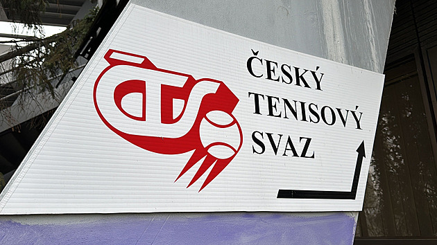 Tenisová kauza: policie stíhá dva lidi a dvě firmy za zpronevěru či krácení daní