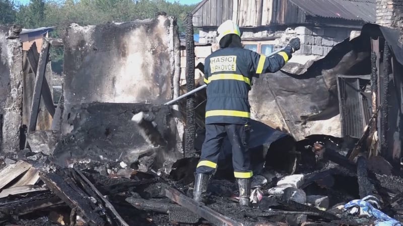Romská osada lehla popelem. Tři desítky lidí na východě Slovenska teď nemají kde spát