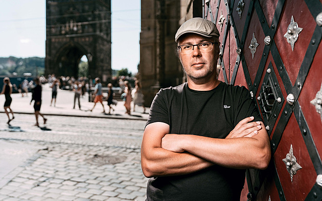V Německu by byl boháč, u nás z počátku spal pod mostem, líčí znalec Burianova díla