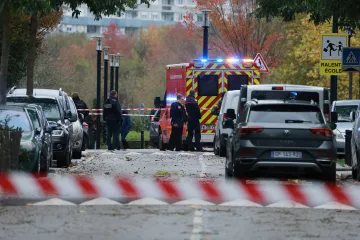 Muž na předměstí Paříže zastřelil člověka a další zranil, dle úřadů šlo o terorismus