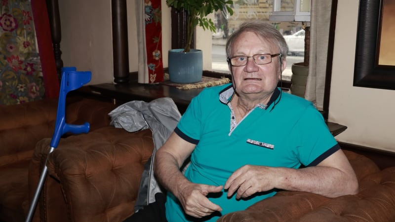 Režisér Jiří Adamec ani v těžké nemoci neztrácí jiskru. Molavcová mu zahrála v sanatoriu