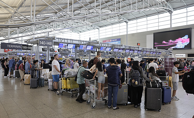 Na pražském letišti letos odbavili skoro 14 milionů cestujících. Nejvíce lidí míří do Londýna