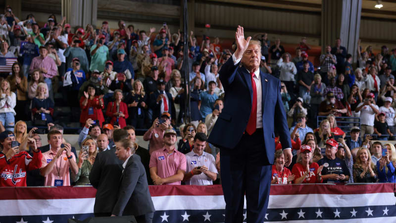 USA týden před volbami: Demokraté mohou Trumpa paralyzovat, Bílý dům chystá krizový plán