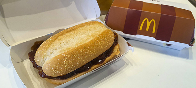 McDonald’s v Německu vyřadil burger McRib. Spekuluje se i o ústupcích muslimům